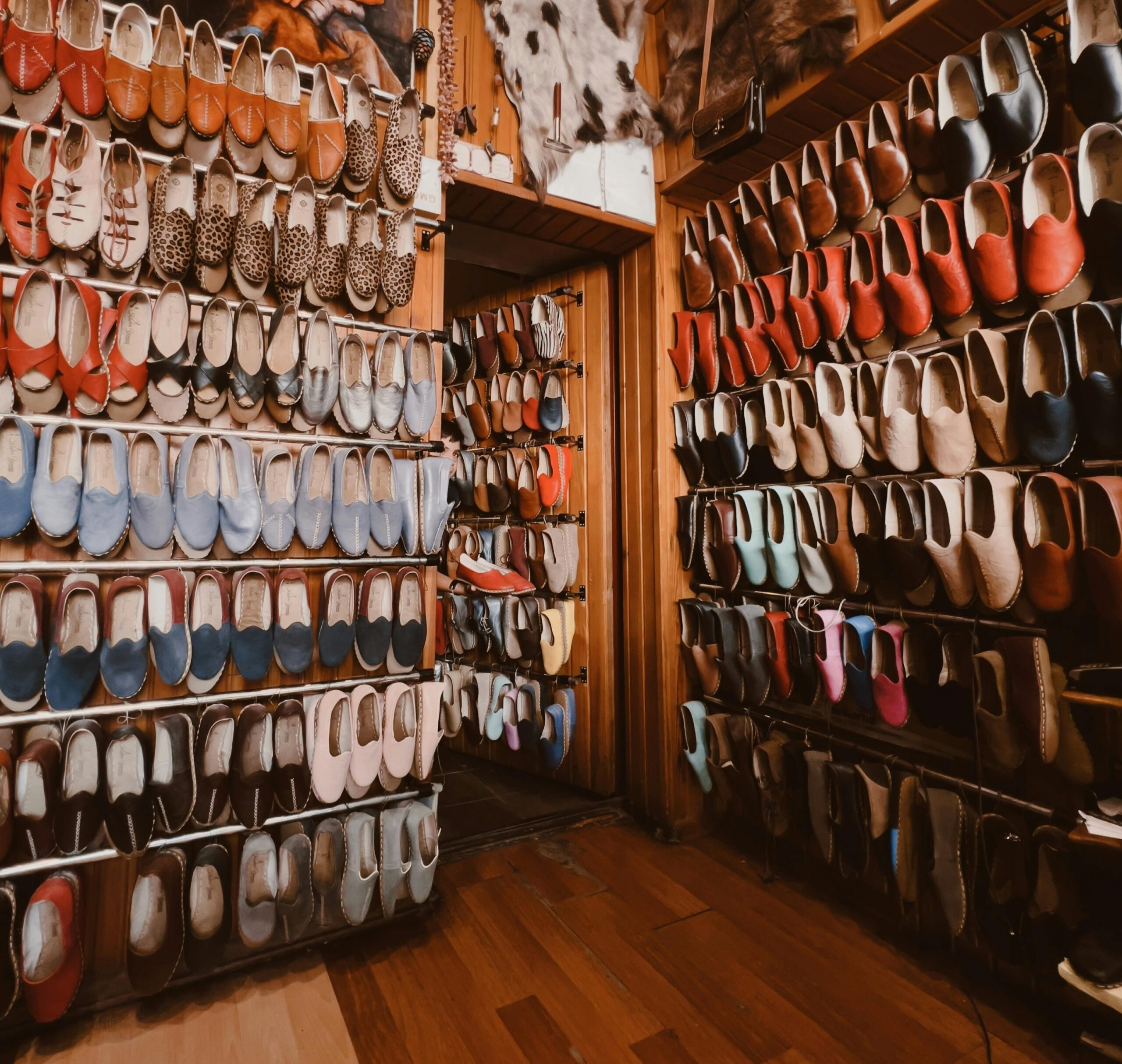 pexels tkirkgoz 17571581 scaled - The Cultural Significance of Camel Leather in Traditional Craftsmanship - Artnamic - The Cultural Significance of Camel Leather in Traditional Craftsmanship - Artnamic