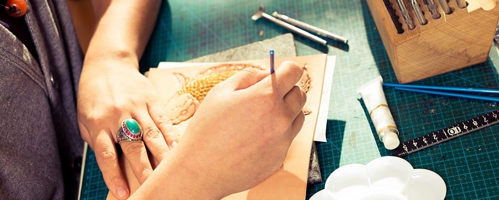 istockphoto 526307319 1024x1024 1 - Techniques for Leather Finishing - Artnamic - Techniques for Leather Finishing - Artnamic
