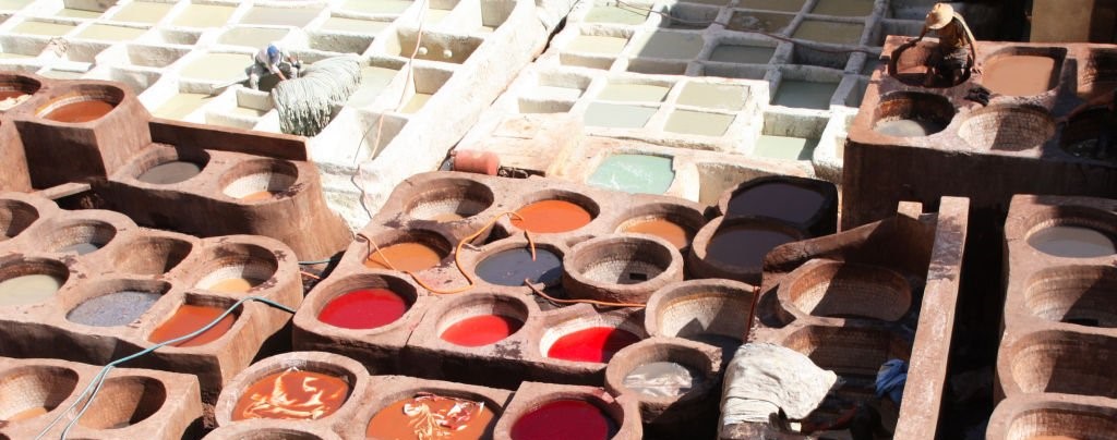 istockphoto 908324012 1024x1024 1 - Techniques for Leather Finishing - Artnamic - Techniques for Leather Finishing - Artnamic